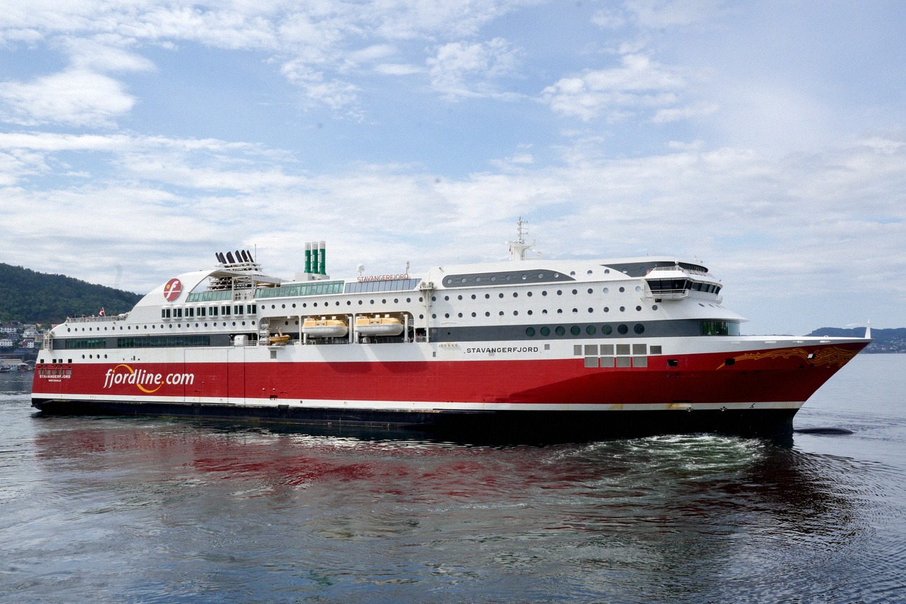 Fjord-Line-Fähre Stavangerfjord vor der Küste bei Bergen